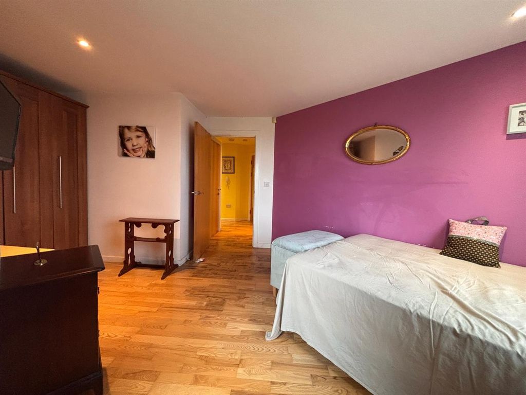 Additional image 16 of 2 bed flat for salePentre Doc Y Gogledd, Llanelli SA15