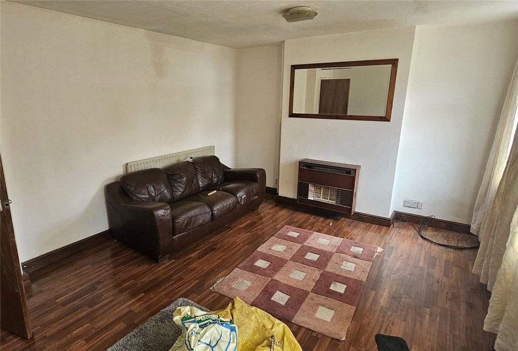 Property photo 3 of 19 Picture No. 05