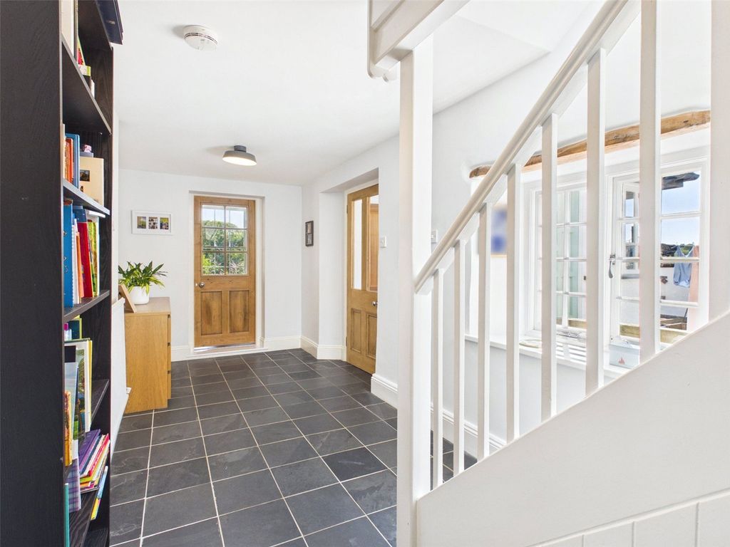 Property photo 2 of 38 Picture No. 46
