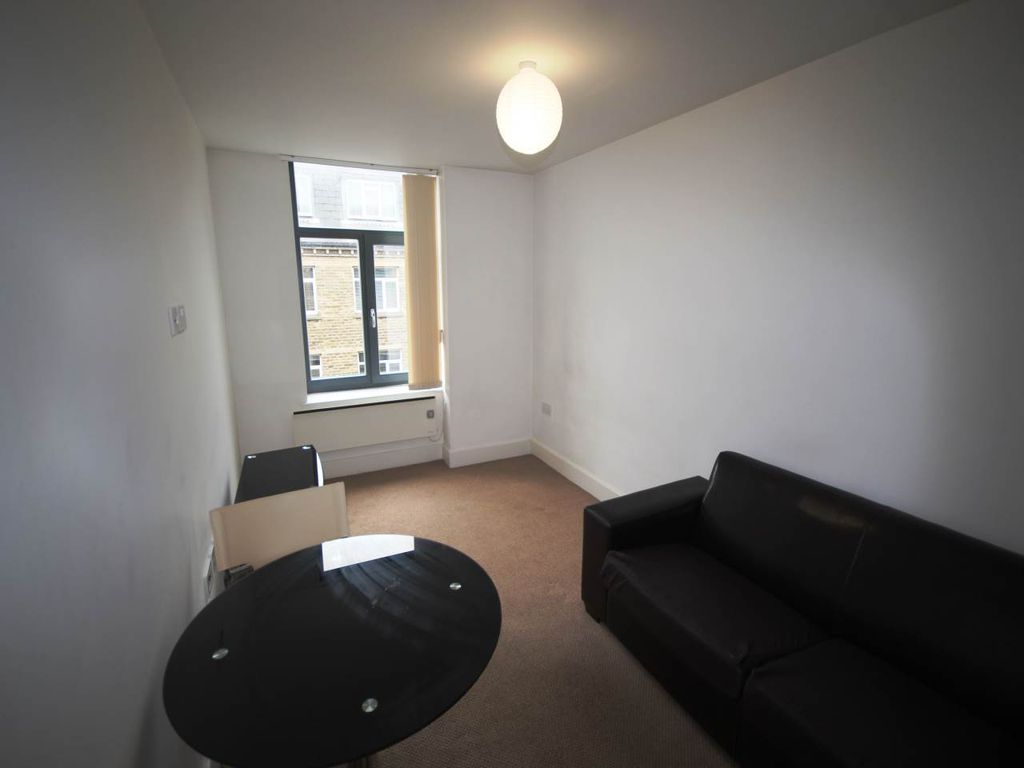 Property photo 3 of 8 2