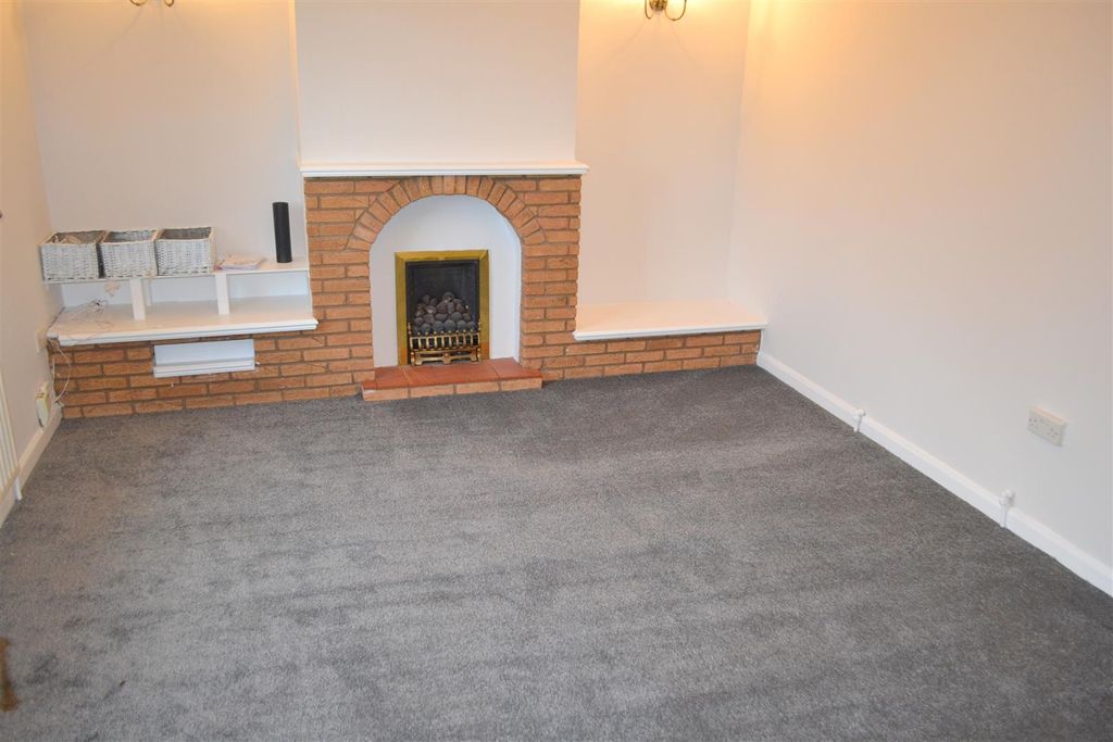 Property photo 2 of 14 Lounge.Jpg