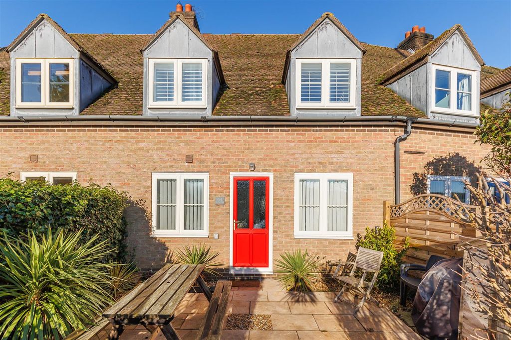 Property photo 1 of 28 Exterior 2