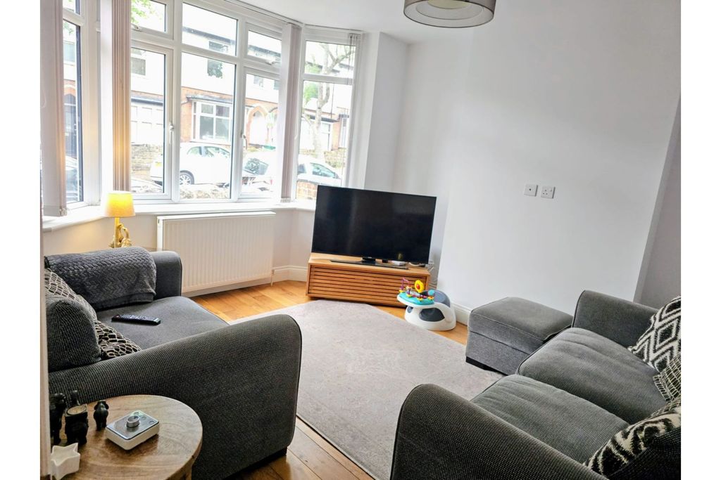 Property photo 3 of 10 Living Room