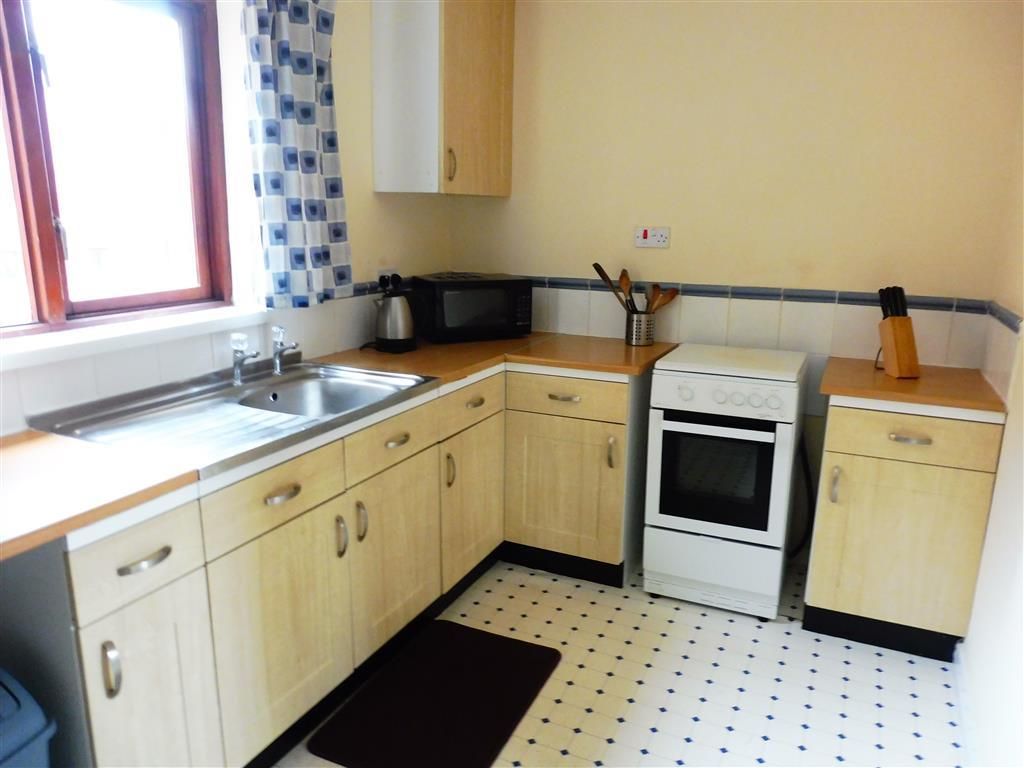 Property photo 3 of 6 Kitchen