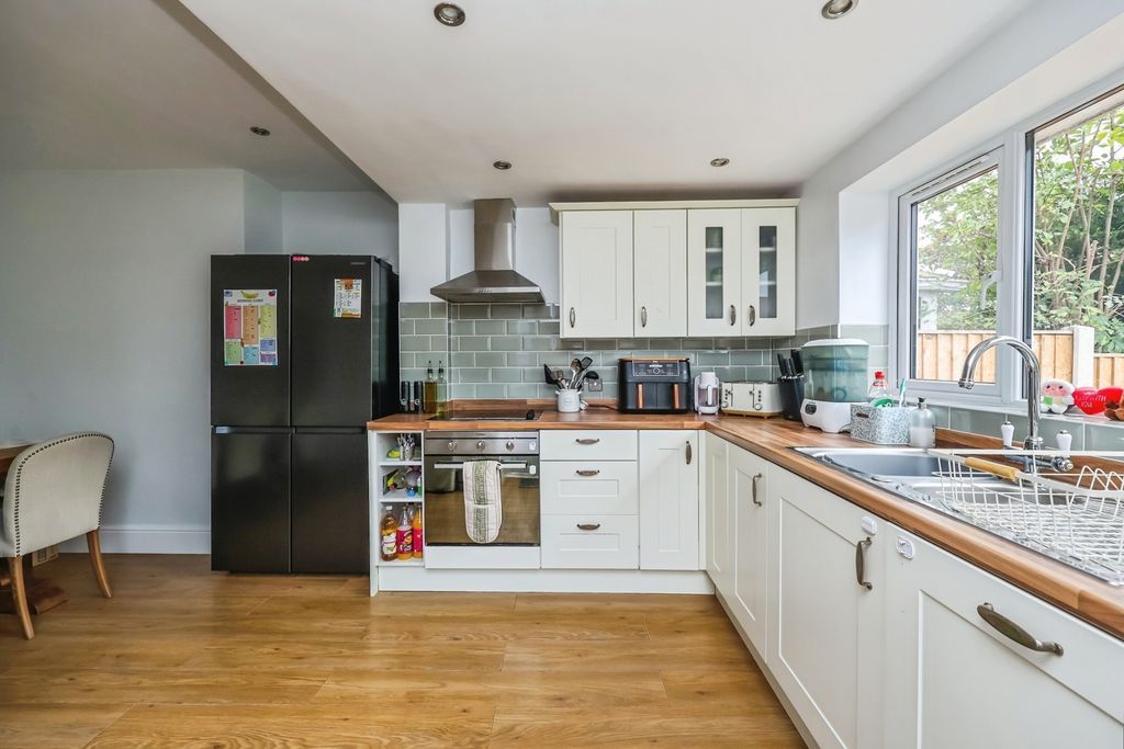 Property photo 2 of 20 Pbox-Img.Jpg
