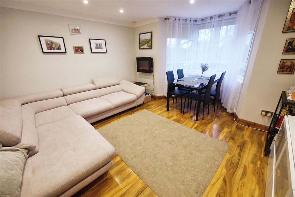 Property photo 2 of 12 Lounge/Dining Room