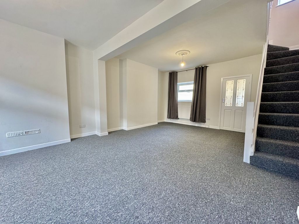 Property photo 2 of 13 Not Specified
