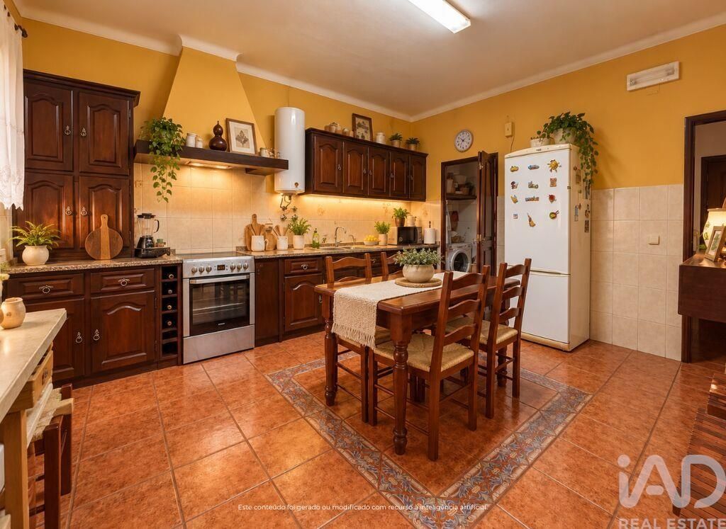 Property photo 2 of 32