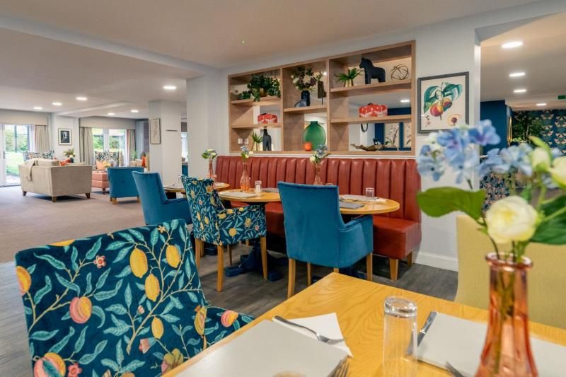 Property photo 1 of 18 Bistro