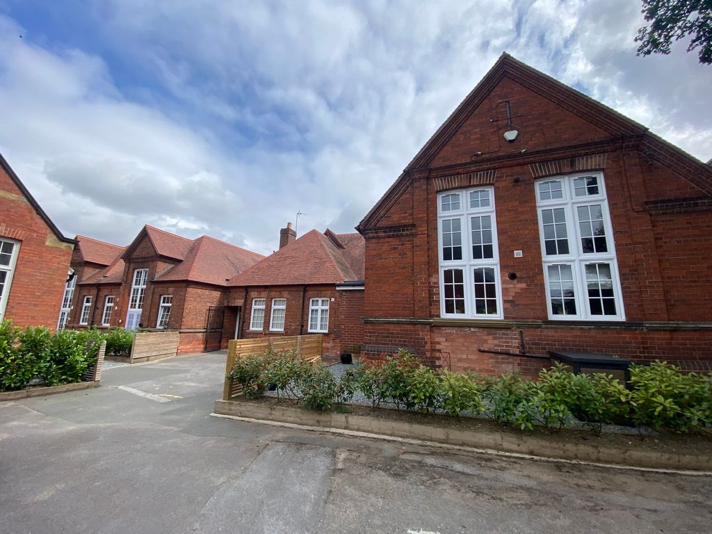 Property photo 1 of 9