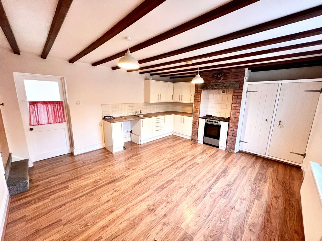 Property photo 2 of 7 Kitchen