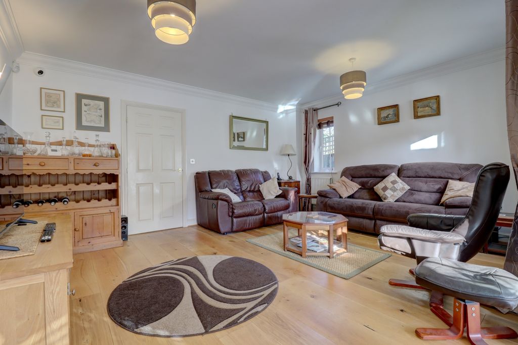 Property photo 2 of 13 Picture No. 11