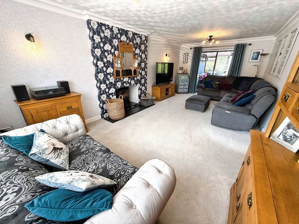 Property photo 2 of 46 Pbox-Img.Jpg