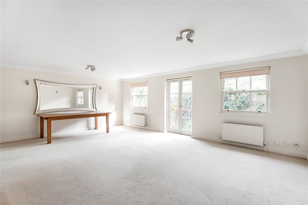 Property photo 2 of 20 Reception Room