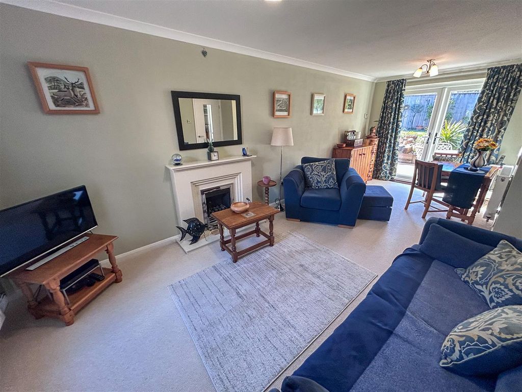 Property photo 2 of 17