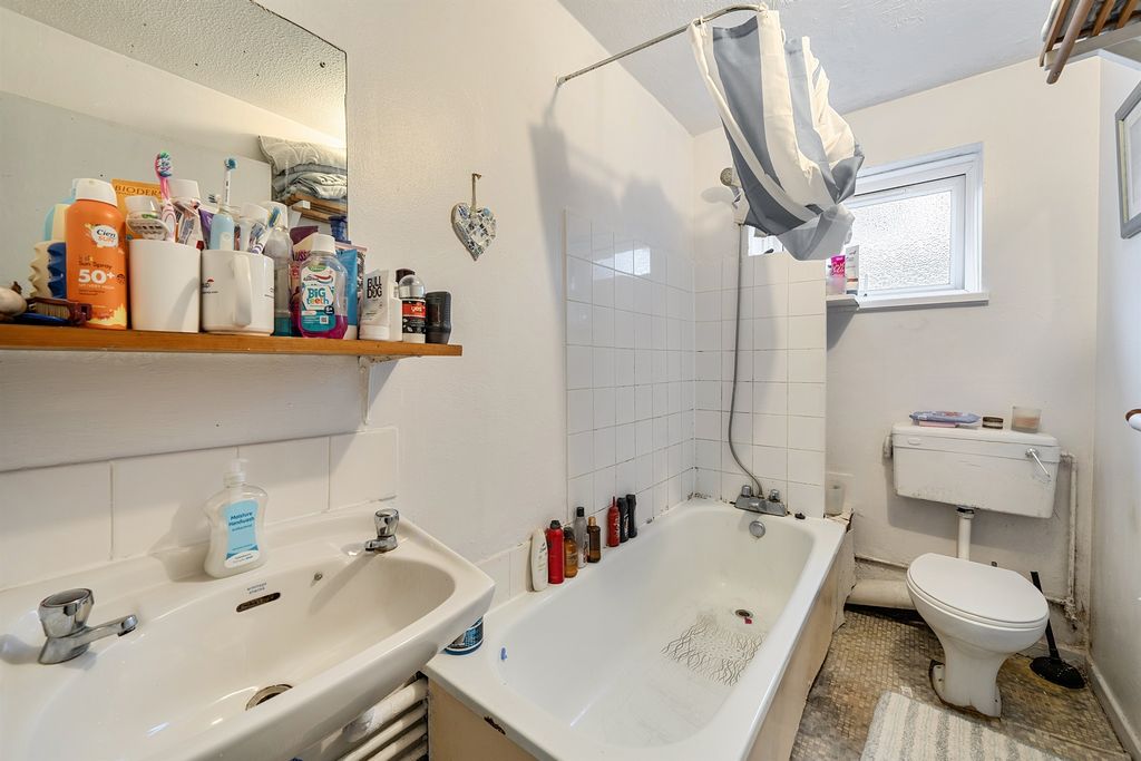 Property photo 2 of 13