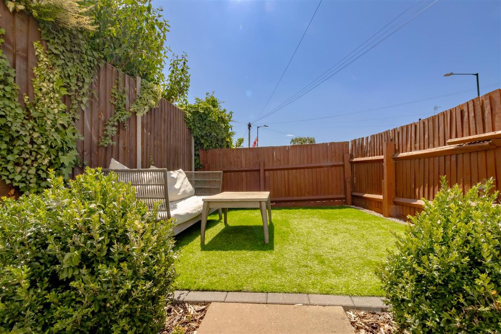 Property photo 3 of 21