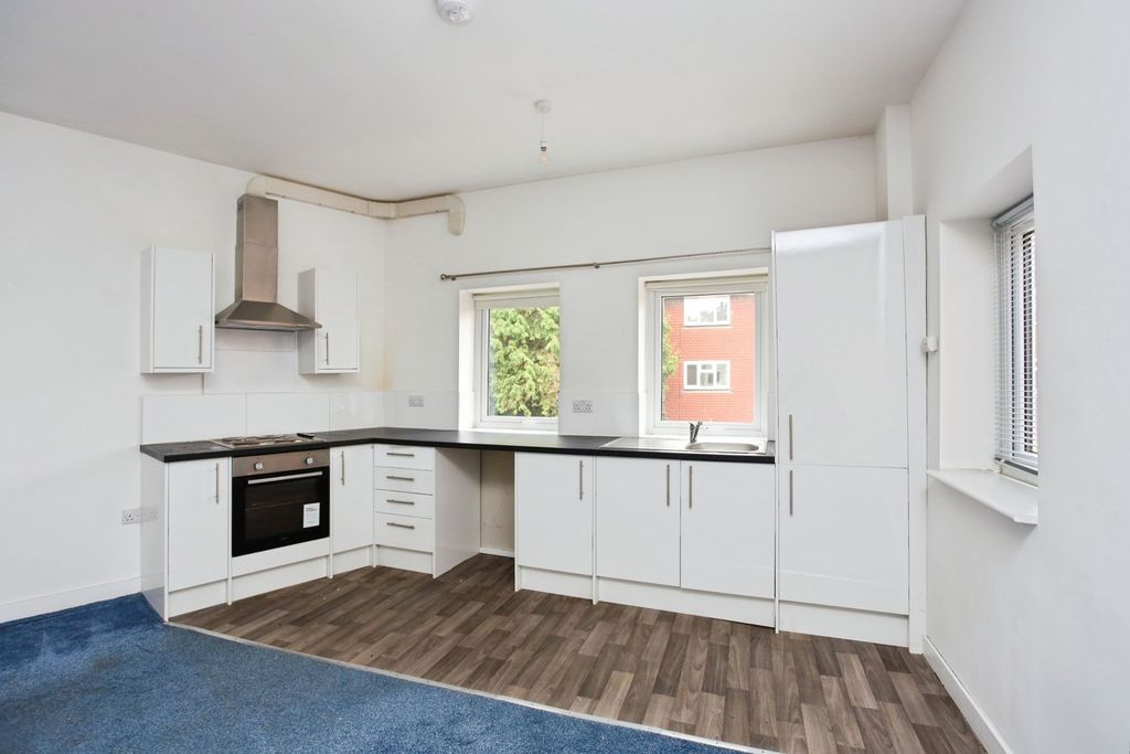 Property photo 2 of 7 Kitchen