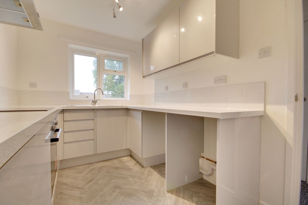 Property photo 3 of 9 Img_1644-Img_1646