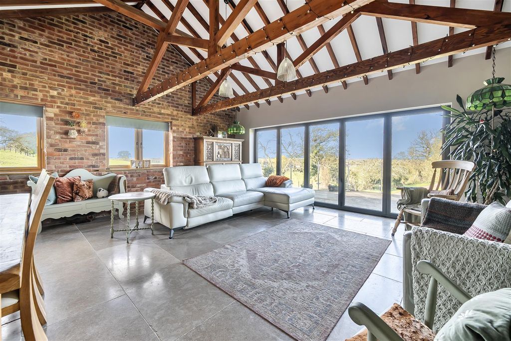 Property photo 3 of 45 1420821-4-69c553F31F254.Jpg