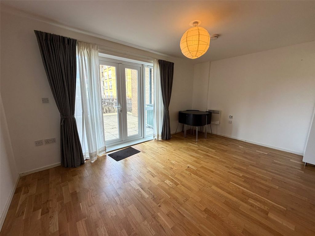 Property photo 2 of 10 Picture No. 04