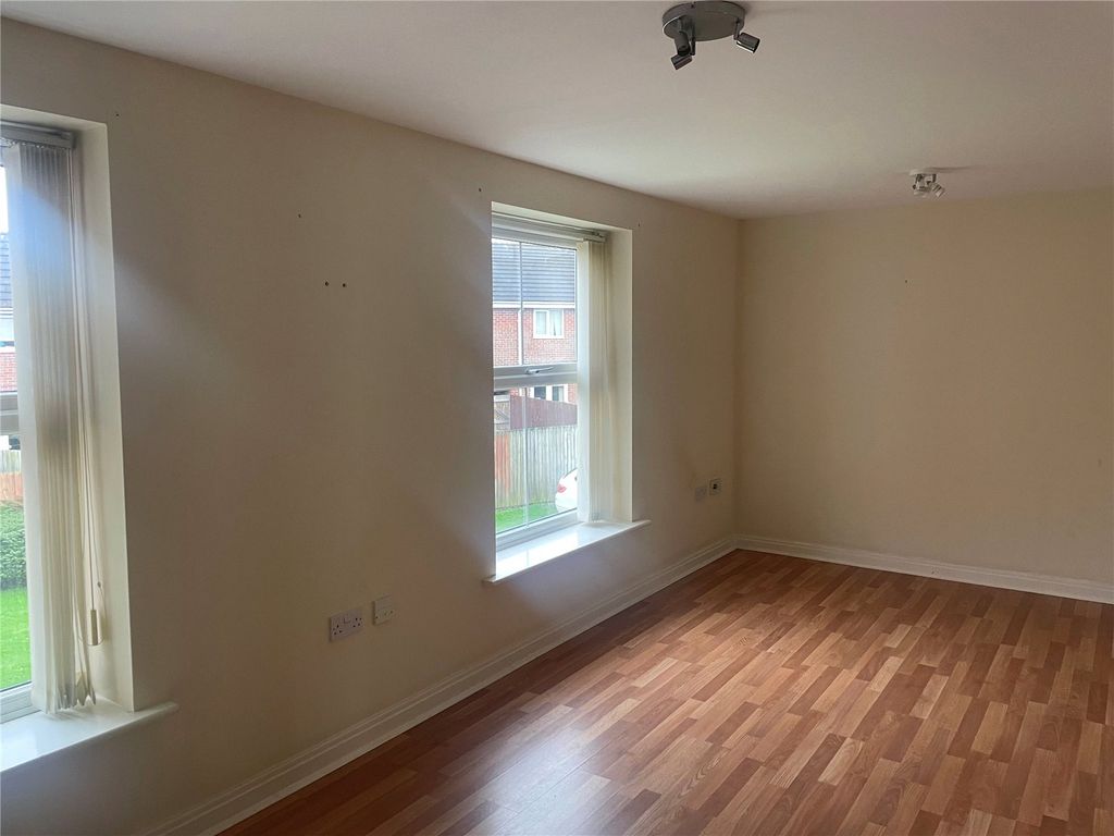 Property photo 3 of 5 Picture No. 04
