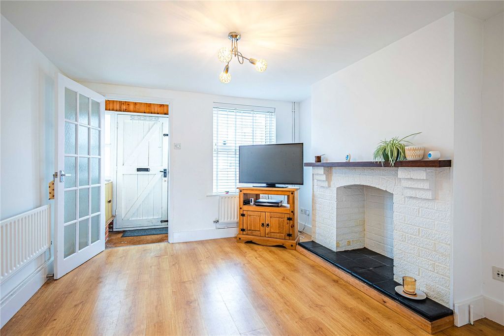Property photo 2 of 14 Picture No. 23