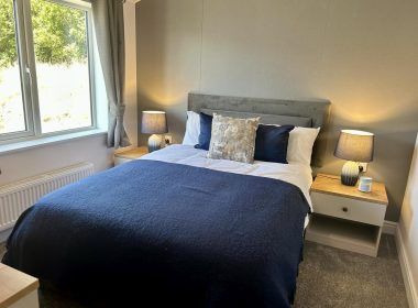 Property photo 3 of 6 Willerby New Forest In Woolacombe Master 2 Rsks8Wi4Keok6Fp8Goh9Kvmm5Vcxvd57W373Axeg34