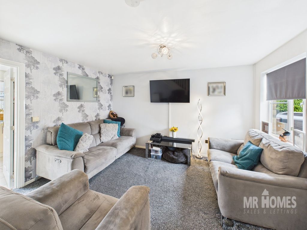 Property photo 3 of 28