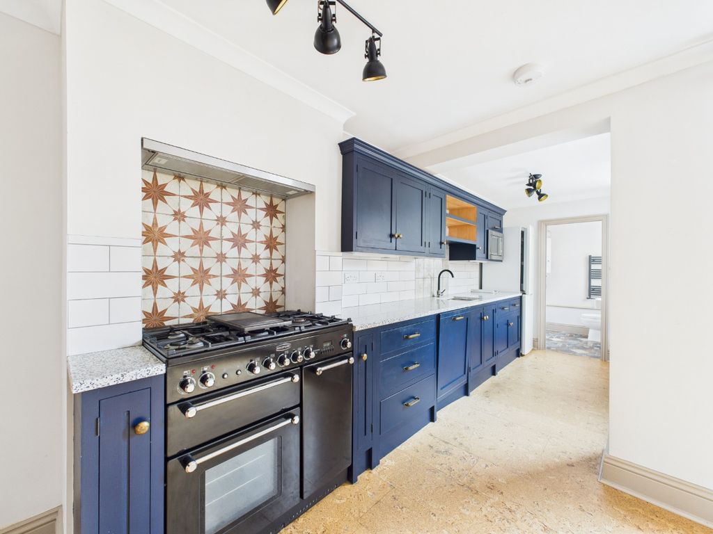 Property photo 2 of 27 5116171