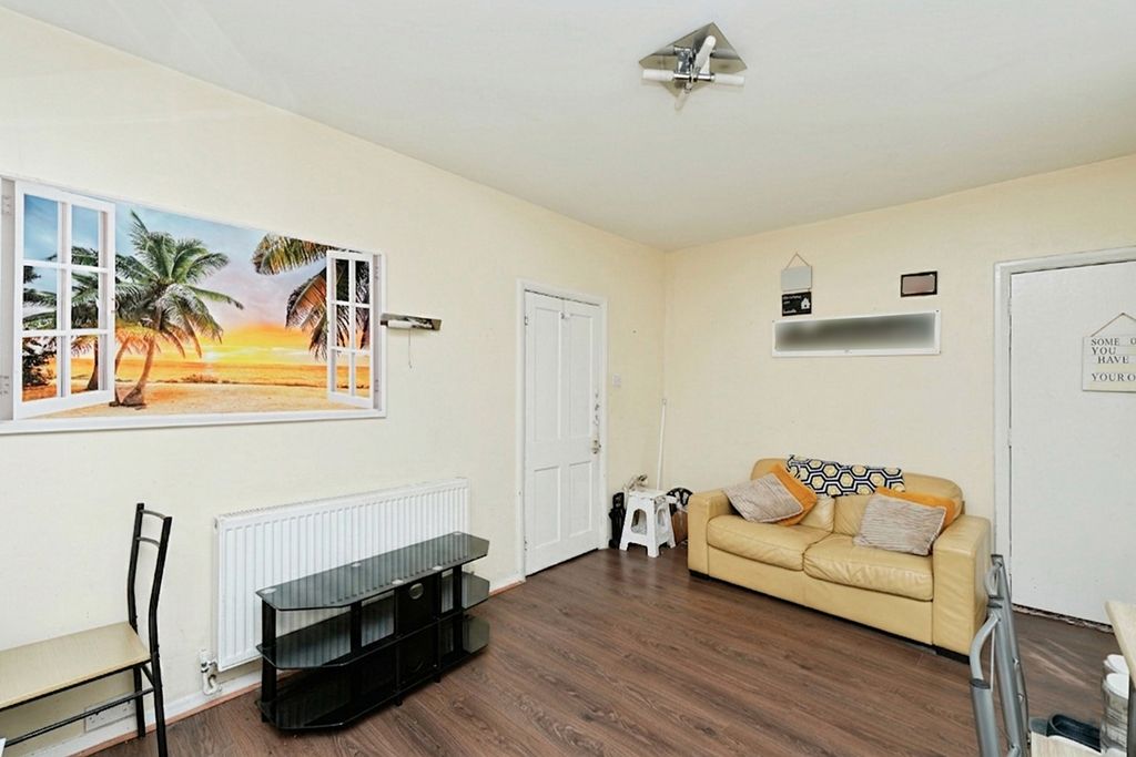 Property photo 3 of 16 Pbox-Img.Jpg