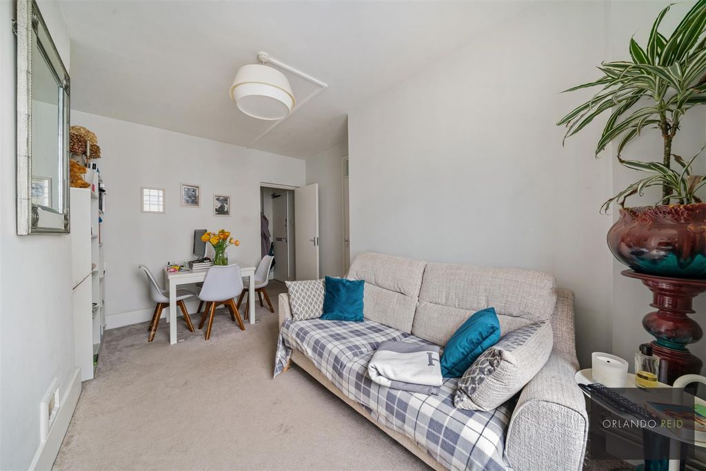 Property photo 2 of 12 Flat 55, Crawford Buildings W1H 4Ny-11.Jpg