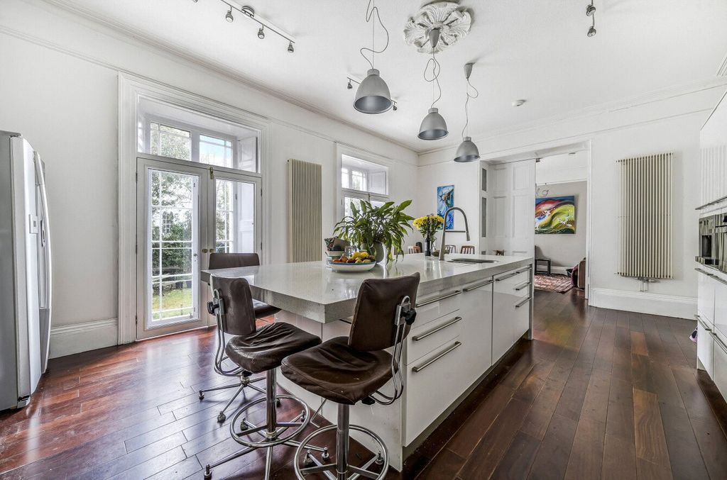 Property photo 3 of 16 Kitchen