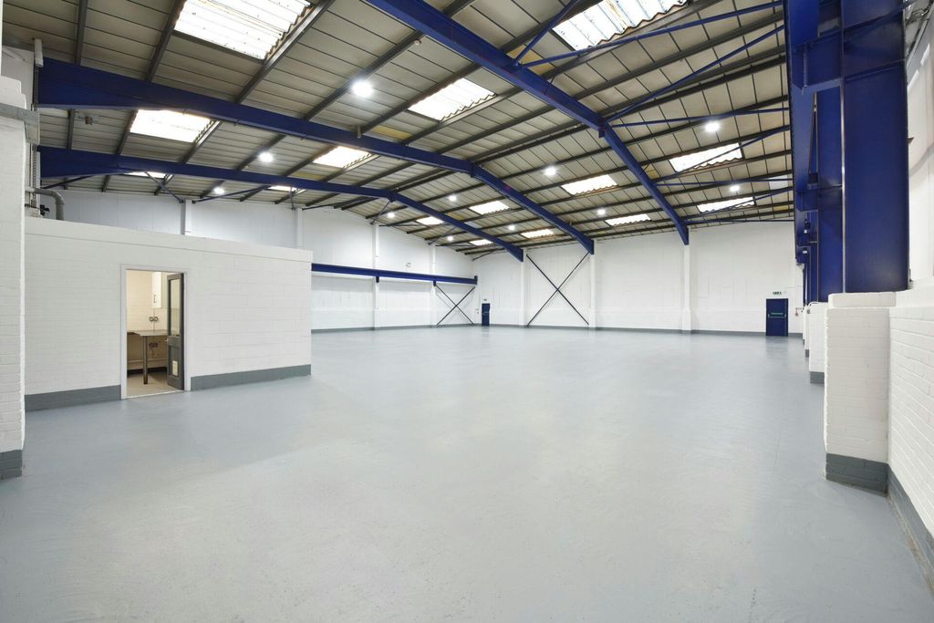 Property photo 3 of 7 Image 4