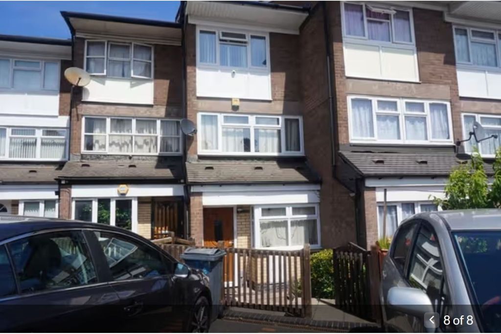 Property photo 1 of 9