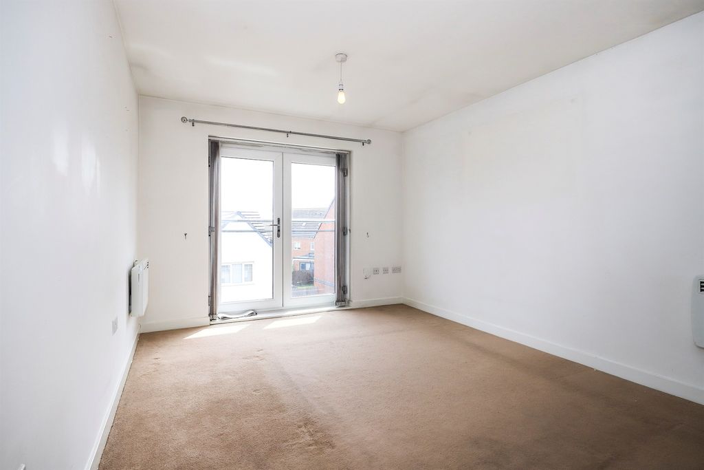 Property photo 3 of 13