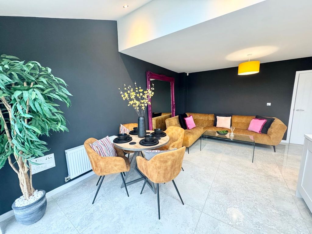 Property photo 3 of 17 Kitchen/Diner