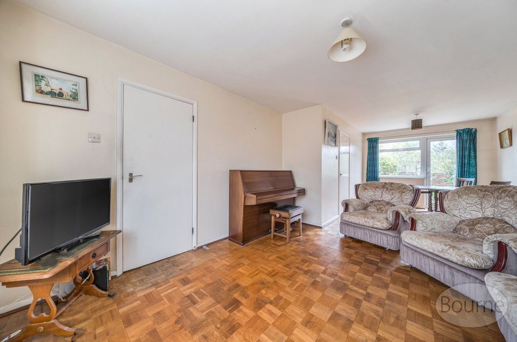 Property photo 2 of 18 Picture No. 23