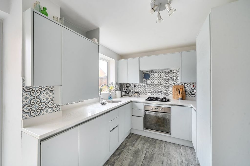 Property photo 3 of 11 15026928