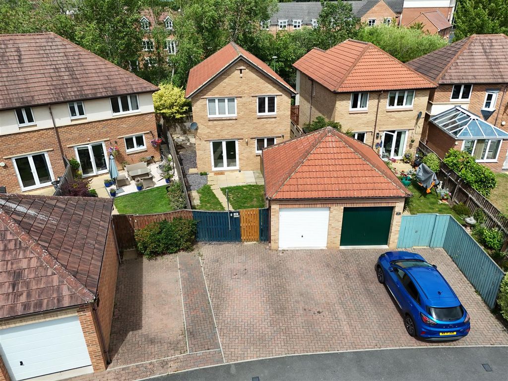 Property photo 1 of 24 Externally