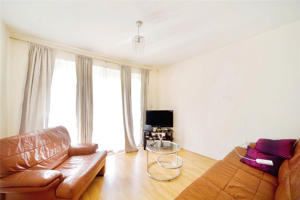 Property photo 2 of 16 Picture No. 12