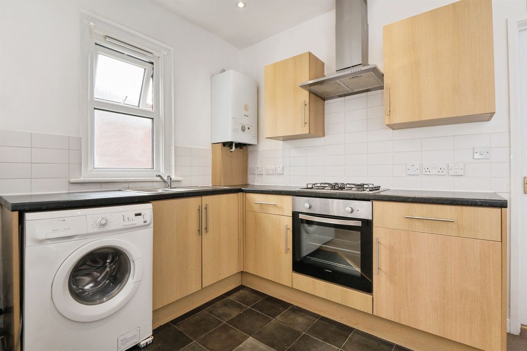 Property photo 2 of 9