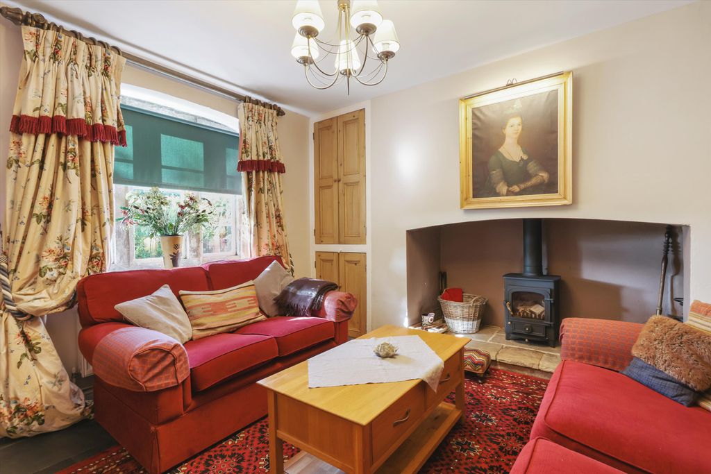 Property photo 2 of 13 Image