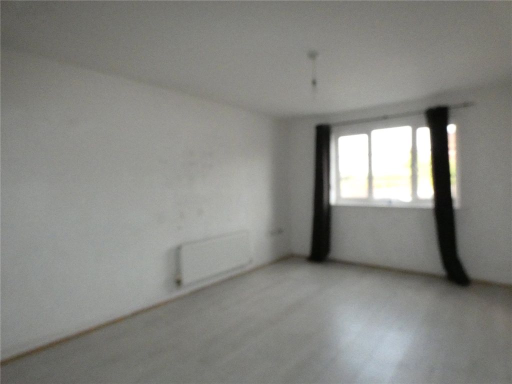 Property photo 2 of 8 Picture No. 11
