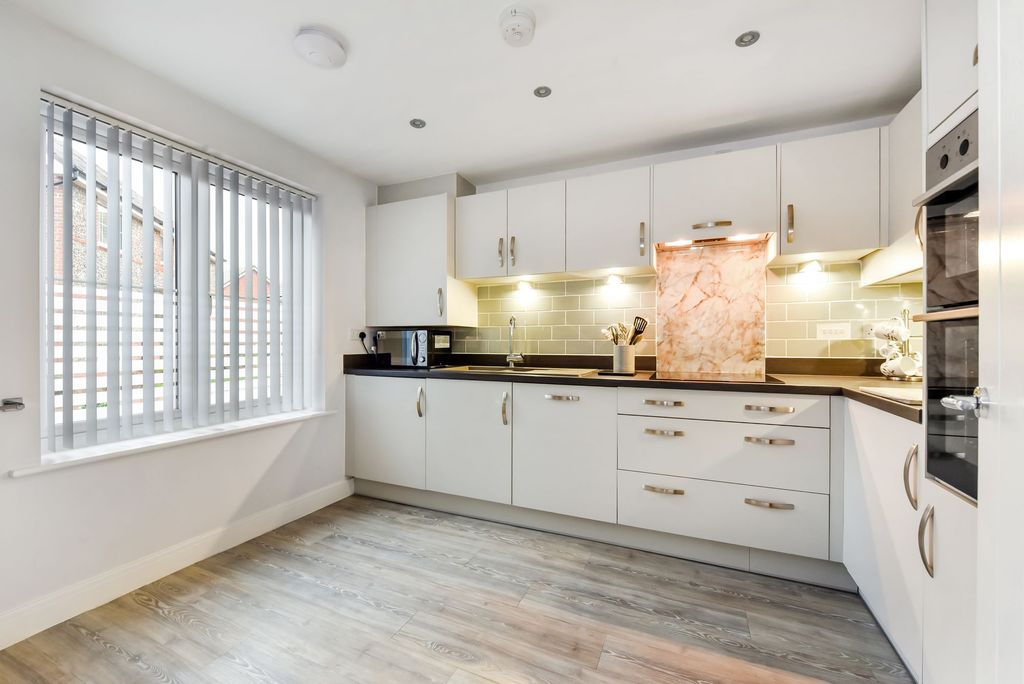 Property photo 3 of 20