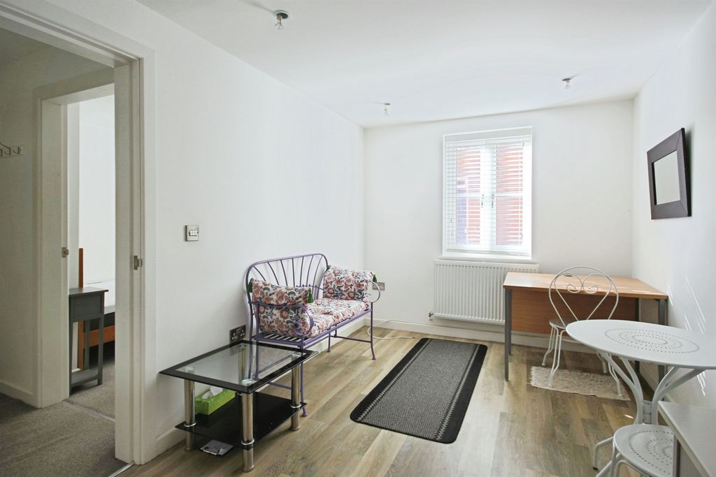 Property photo 3 of 8