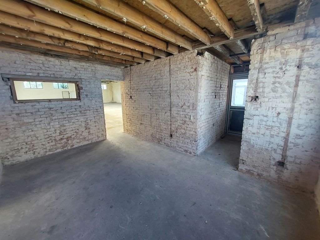 Property photo 3 of 3 1000006457.Jpg