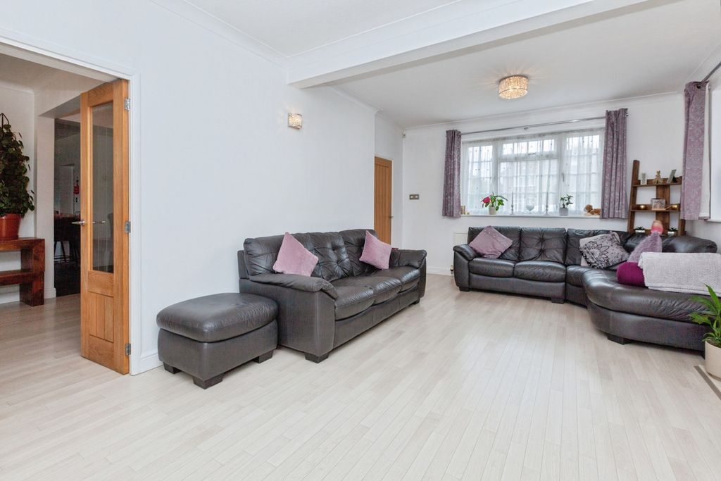 Property photo 2 of 19 Pbox-Img.Jpg
