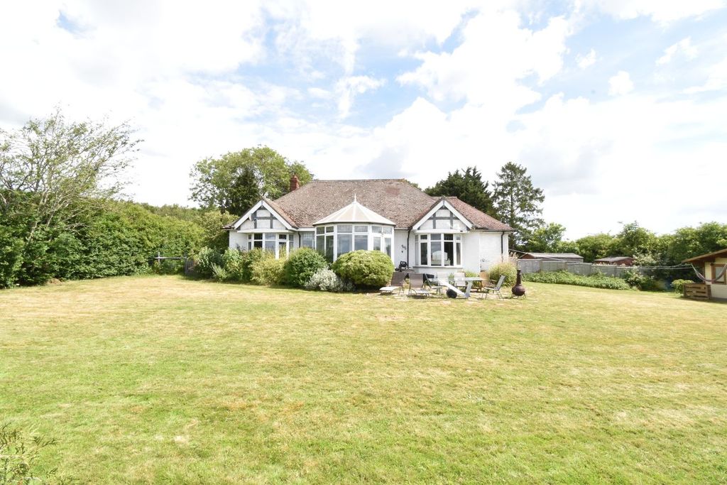 Property photo 2 of 25