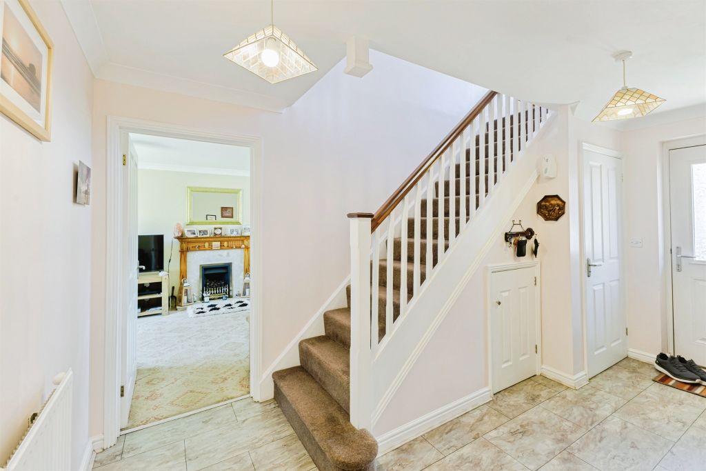Property photo 2 of 20
